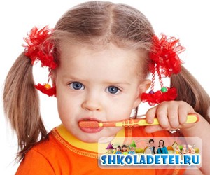 Как чистить зубы ребенку правильно?